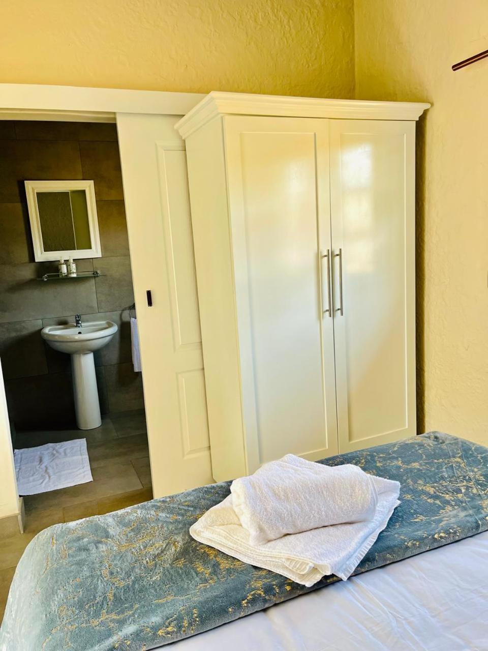 Oak Gardens Bed And Breakfast Newcastle Bagian luar foto
