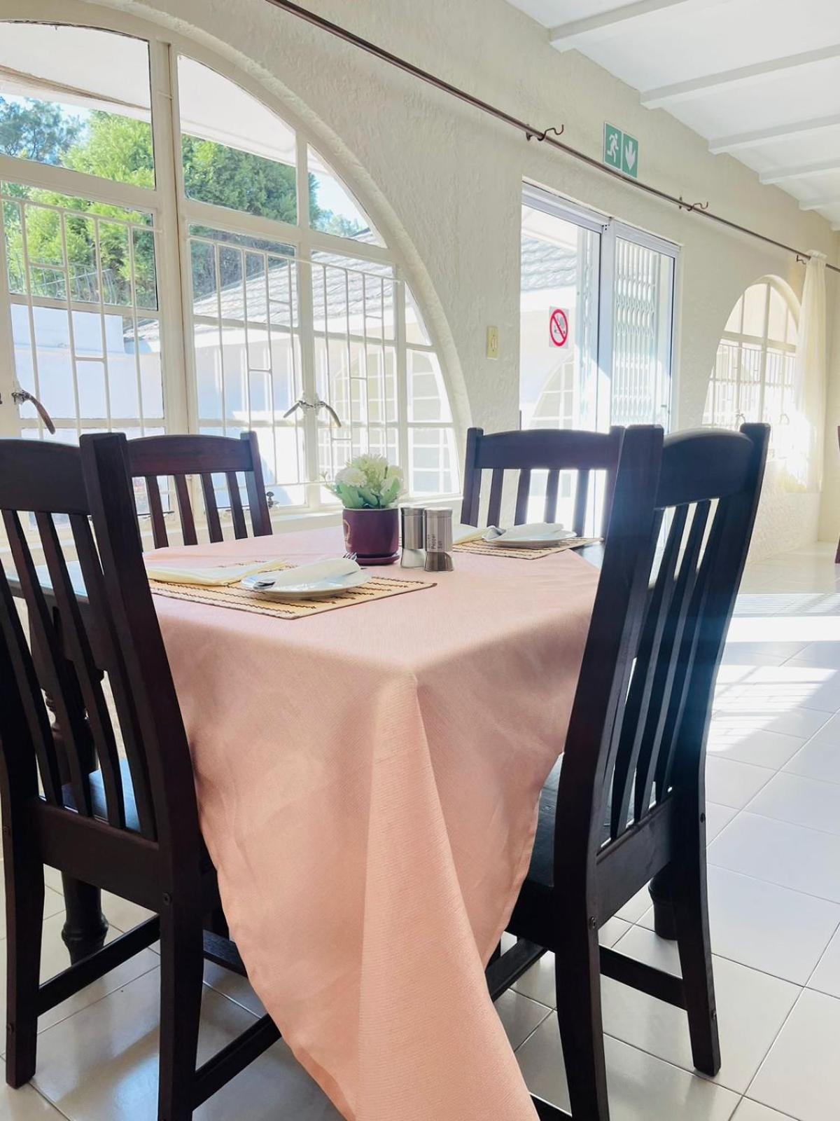 Oak Gardens Bed And Breakfast Newcastle Bagian luar foto